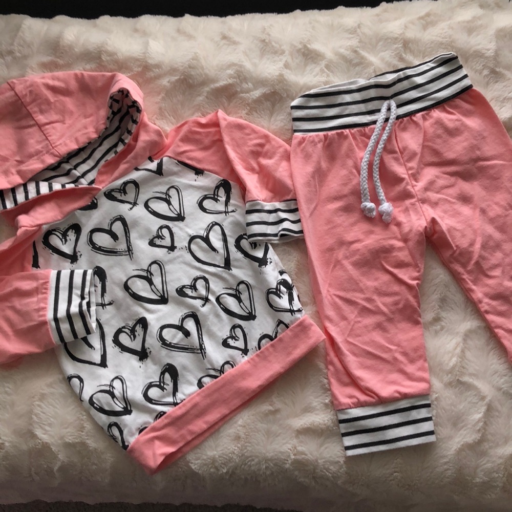 🏖FLASH SALE🏖 Boutique Hoodie and Jogger Set